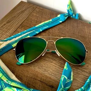 Gold-rimmed Lily Pulitzer sunglasses!